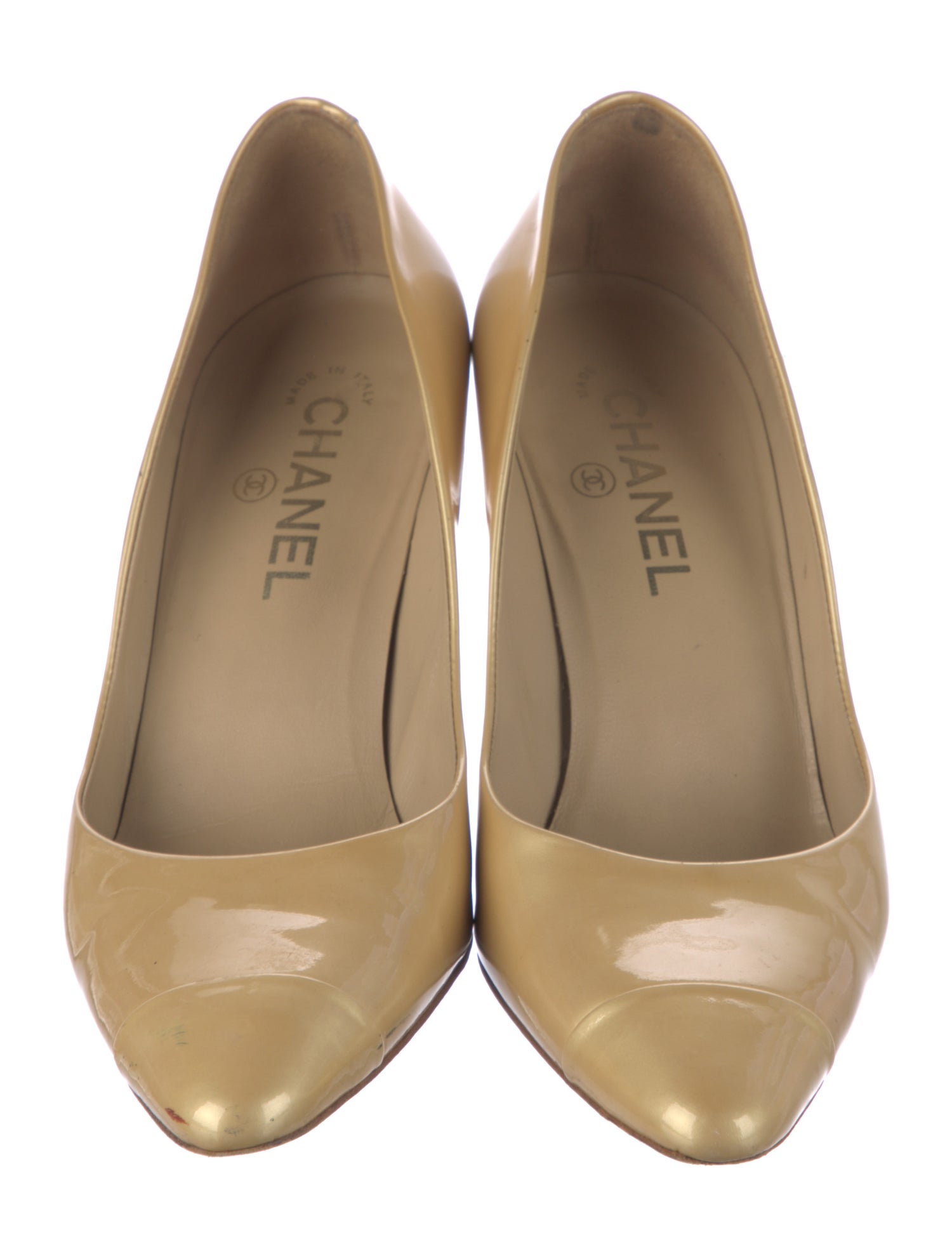Chanel Interlocking CC Logo Patent Leather Pumps